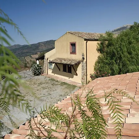 Le Case Di Pozzetti Apartment Collesano