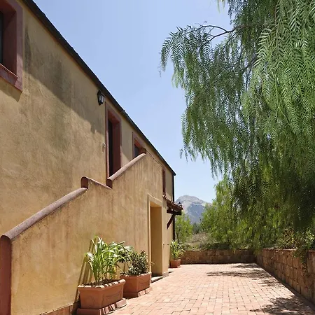 Le Case Di Pozzetti Apartment Collesano